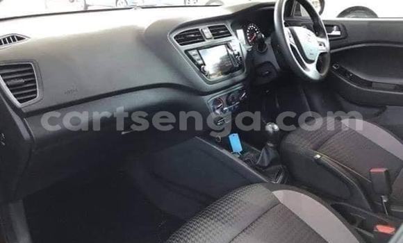 Acheter Occasion Voiture Hyundai i20 Rouge à Mbabane, Manzini Acheter Occasion Voiture Hyundai i20 Rouge à Mbabane, Manzini