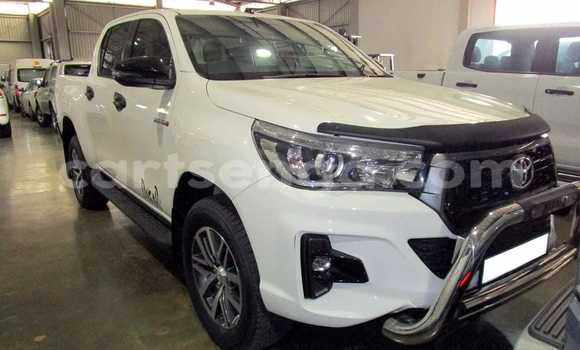 Buy Used Toyota Hilux White Car in Mbabane in Manzini Buy Used Toyota Hilux White Car in Mbabane in Manzini