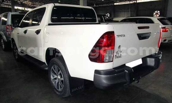 Buy Used Toyota Hilux White Car in Mbabane in Manzini Buy Used Toyota Hilux White Car in Mbabane in Manzini