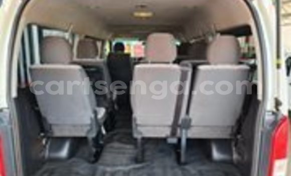 Nunua Ilio tumika Toyota 4Runner White Gari ndani ya Mbabane nchini Manzini Nunua Ilio tumika Toyota 4Runner White Gari ndani ya Mbabane nchini Manzini