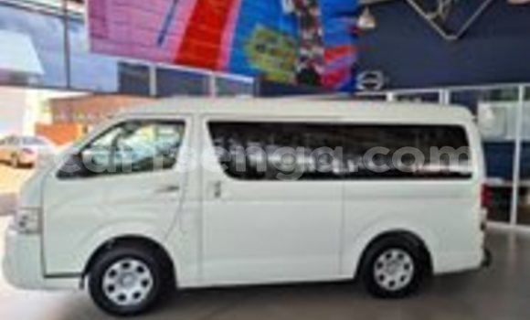 Nunua Ilio tumika Toyota 4Runner White Gari ndani ya Mbabane nchini Manzini Nunua Ilio tumika Toyota 4Runner White Gari ndani ya Mbabane nchini Manzini