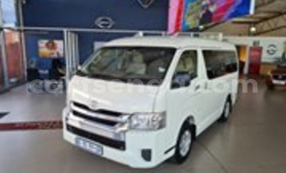 Nunua Ilio tumika Toyota 4Runner White Gari ndani ya Mbabane nchini Manzini Nunua Ilio tumika Toyota 4Runner White Gari ndani ya Mbabane nchini Manzini