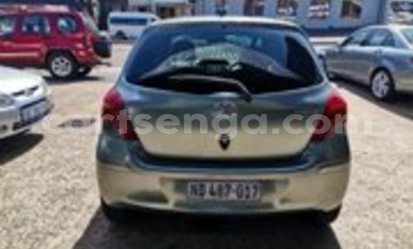 Nunua Ilio tumika Toyota Yaris Silver Gari ndani ya Mbabane nchini Manzini Nunua Ilio tumika Toyota Yaris Silver Gari ndani ya Mbabane nchini Manzini