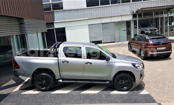 Buy Import Toyota Hilux Silver Car in Mbabane in Manzini Buy Import Toyota Hilux Silver Car in Mbabane in Manzini