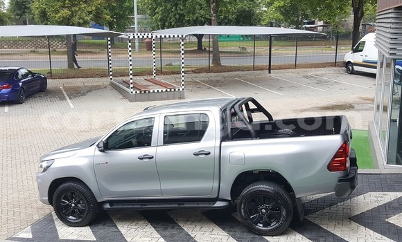 Buy Import Toyota Hilux Silver Car in Mbabane in Manzini Buy Import Toyota Hilux Silver Car in Mbabane in Manzini