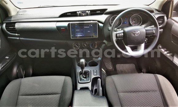 Buy Import Toyota Hilux Silver Car in Mbabane in Manzini Buy Import Toyota Hilux Silver Car in Mbabane in Manzini