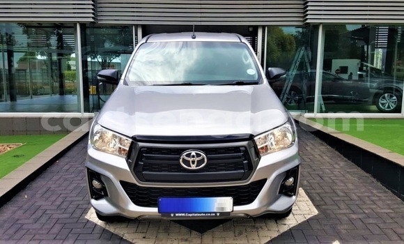 Buy Import Toyota Hilux Silver Car in Mbabane in Manzini Buy Import Toyota Hilux Silver Car in Mbabane in Manzini