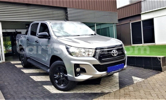 Buy Import Toyota Hilux Silver Car in Mbabane in Manzini Buy Import Toyota Hilux Silver Car in Mbabane in Manzini