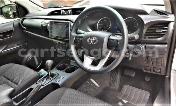 Buy Import Toyota Hilux Silver Car in Mbabane in Manzini Buy Import Toyota Hilux Silver Car in Mbabane in Manzini