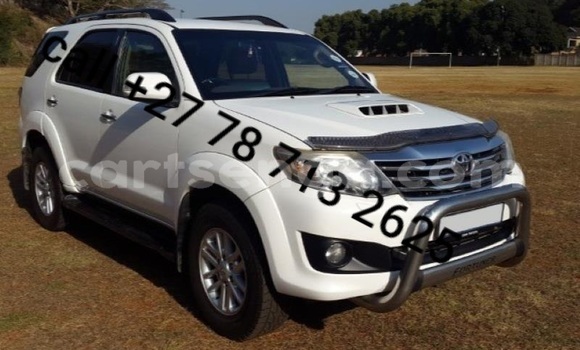 Buy Used Toyota Fortuner White Car in Big Bend in Lubombo District Buy Used Toyota Fortuner White Car in Big Bend in Lubombo District