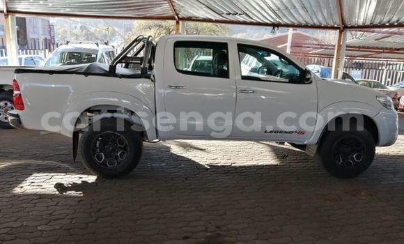 Buy Used Toyota Hilux White Car in Ezulwini in Hhohho Buy Used Toyota Hilux White Car in Ezulwini in Hhohho