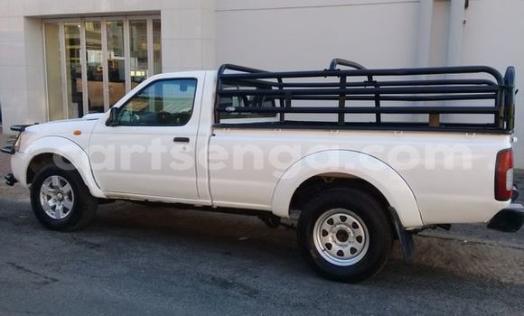 Nunua Ilio tumika Nissan NP 300 White Gari ndani ya Ezulwini nchini Hhohho