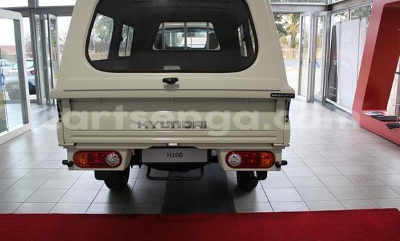 Acheter Occasion Voiture Hyundai H1 Blanc à Ezulwini, Hhohho Acheter Occasion Voiture Hyundai H1 Blanc à Ezulwini, Hhohho