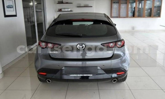 Nunua Ilio tumika Mazda 3 Silver Gari ndani ya Bulembu nchini Hhohho