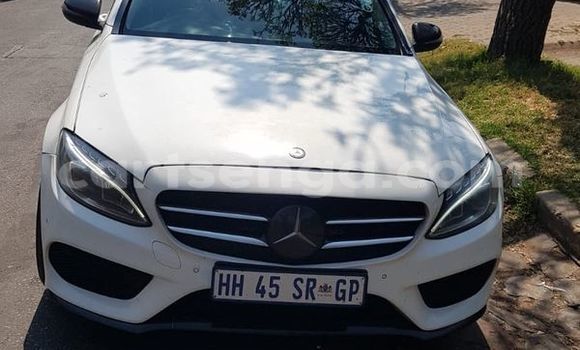 Buy Used Mercedes‒Benz C–Class White Car in Bhunya in Manzini Buy Used Mercedes‒Benz C–Class White Car in Bhunya in Manzini