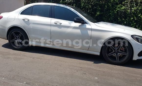 Buy Used Mercedes‒Benz C–Class White Car in Ezulwini in Hhohho Buy Used Mercedes‒Benz C–Class White Car in Ezulwini in Hhohho