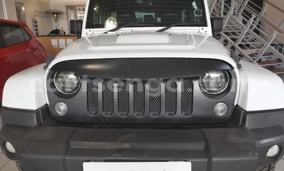 Nunua Ilio tumika Jeep Wrangler White Gari ndani ya Bulembu nchini Hhohho