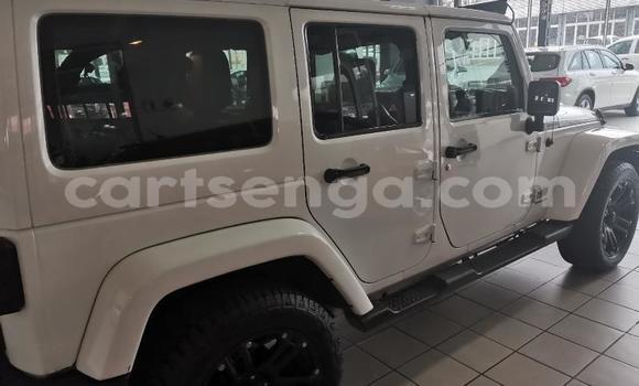 Nunua Ilio tumika Jeep Wrangler White Gari ndani ya Bulembu nchini Hhohho Nunua Ilio tumika Jeep Wrangler White Gari ndani ya Bulembu nchini Hhohho