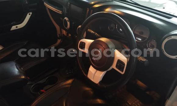 Nunua Ilio tumika Jeep Wrangler White Gari ndani ya Bulembu nchini Hhohho Nunua Ilio tumika Jeep Wrangler White Gari ndani ya Bulembu nchini Hhohho