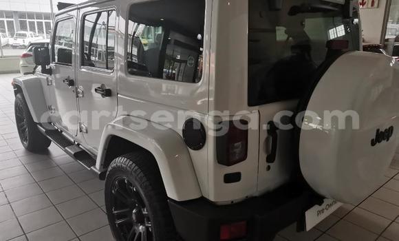 Nunua Ilio tumika Jeep Wrangler White Gari ndani ya Bulembu nchini Hhohho Nunua Ilio tumika Jeep Wrangler White Gari ndani ya Bulembu nchini Hhohho