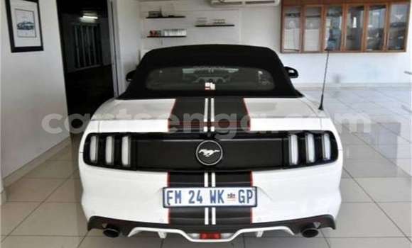 Acheter Occasion Voiture Ford Mustang Blanc à Bulembu, Hhohho Acheter Occasion Voiture Ford Mustang Blanc à Bulembu, Hhohho