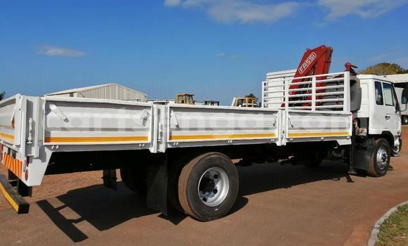 Acheter Occasion Utilitaire Nissan UD Blanc à Ezulwini, Hhohho Acheter Occasion Utilitaire Nissan UD Blanc à Ezulwini, Hhohho