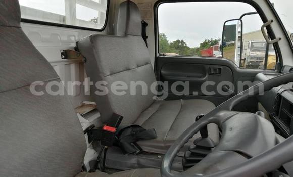 Nunua Ilio tumika Nissan UD White Lori ndani ya Ezulwini nchini Hhohho Nunua Ilio tumika Nissan UD White Lori ndani ya Ezulwini nchini Hhohho