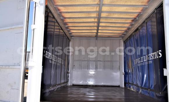 Nunua Ilio tumika Nissan UD White Lori ndani ya Bulembu nchini Hhohho Nunua Ilio tumika Nissan UD White Lori ndani ya Bulembu nchini Hhohho