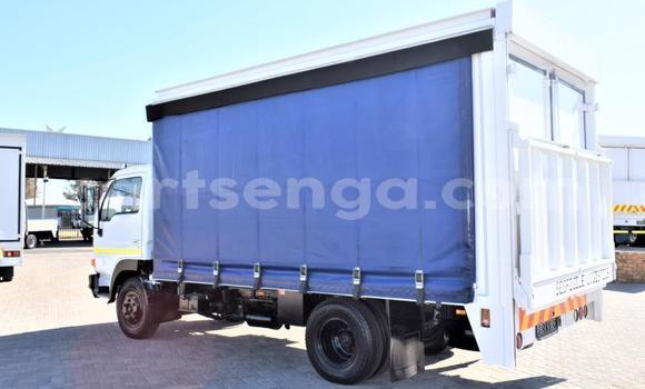 Nunua Ilio tumika Nissan UD White Lori ndani ya Bulembu nchini Hhohho Nunua Ilio tumika Nissan UD White Lori ndani ya Bulembu nchini Hhohho