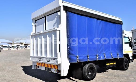 Nunua Ilio tumika Nissan UD White Lori ndani ya Bulembu nchini Hhohho Nunua Ilio tumika Nissan UD White Lori ndani ya Bulembu nchini Hhohho