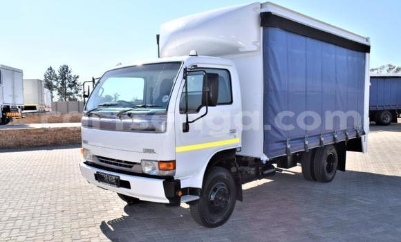 Nunua Ilio tumika Nissan UD White Lori ndani ya Bulembu nchini Hhohho Nunua Ilio tumika Nissan UD White Lori ndani ya Bulembu nchini Hhohho