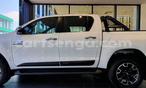 Acheter Occasion Voiture Toyota Hilux Blanc à Bulembu, Hhohho Acheter Occasion Voiture Toyota Hilux Blanc à Bulembu, Hhohho