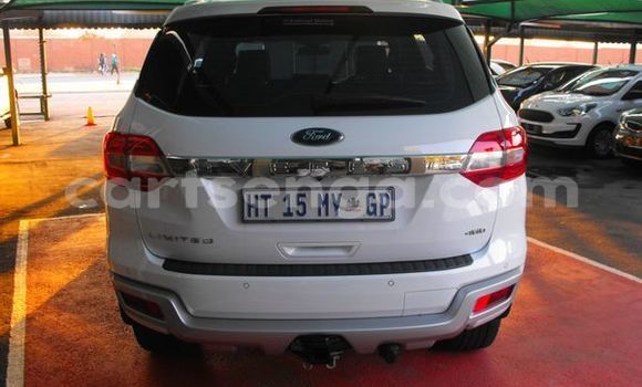 Acheter Occasion Voiture Ford Everest Blanc à Bulembu, Hhohho Acheter Occasion Voiture Ford Everest Blanc à Bulembu, Hhohho