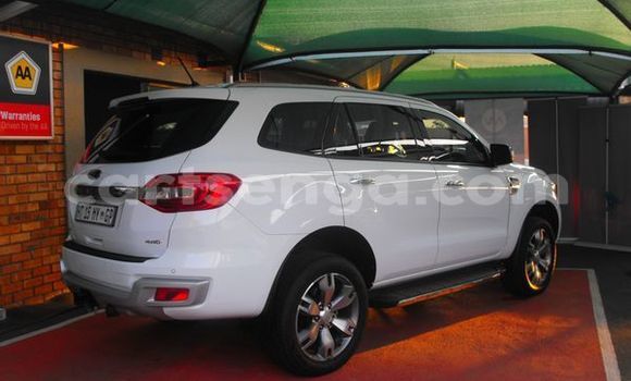 Acheter Occasion Voiture Ford Everest Blanc à Bulembu, Hhohho Acheter Occasion Voiture Ford Everest Blanc à Bulembu, Hhohho