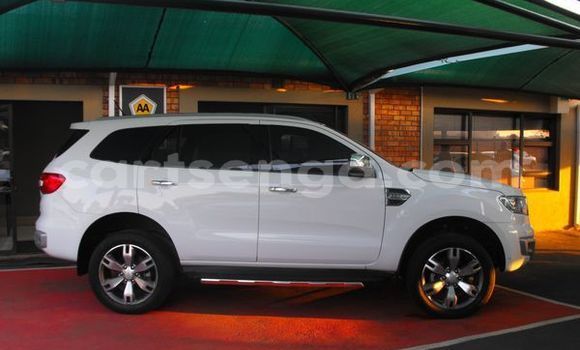 Acheter Occasion Voiture Ford Everest Blanc à Bulembu, Hhohho Acheter Occasion Voiture Ford Everest Blanc à Bulembu, Hhohho