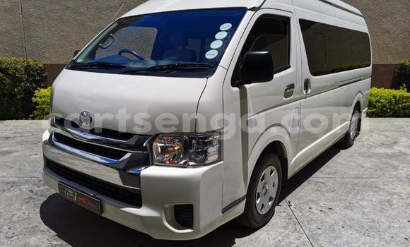 Acheter Occasion Voiture Toyota 4Runner Blanc à Mbabane, Manzini Acheter Occasion Voiture Toyota 4Runner Blanc à Mbabane, Manzini