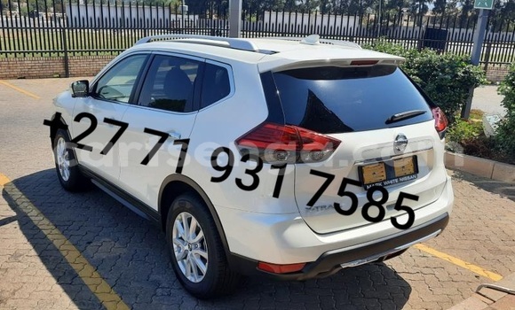 Buy Used Nissan X–Trail White Car in Big Bend in Lubombo District