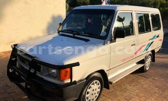 Nunua Ilio tumika Toyota Venza White Gari ndani ya Bulembu nchini Hhohho Nunua Ilio tumika Toyota Venza White Gari ndani ya Bulembu nchini Hhohho