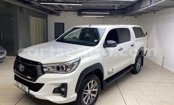 Nunua Ilio tumika Toyota Hilux White Gari ndani ya Ezulwini nchini Hhohho Nunua Ilio tumika Toyota Hilux White Gari ndani ya Ezulwini nchini Hhohho