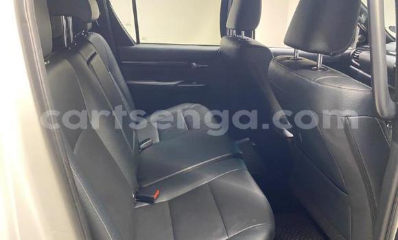 Nunua Ilio tumika Toyota Hilux White Gari ndani ya Ezulwini nchini Hhohho Nunua Ilio tumika Toyota Hilux White Gari ndani ya Ezulwini nchini Hhohho