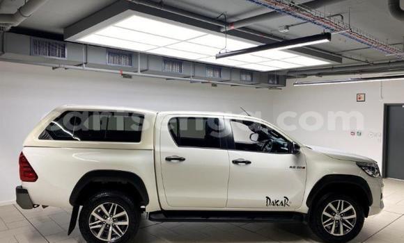 Nunua Ilio tumika Toyota Hilux White Gari ndani ya Ezulwini nchini Hhohho Nunua Ilio tumika Toyota Hilux White Gari ndani ya Ezulwini nchini Hhohho