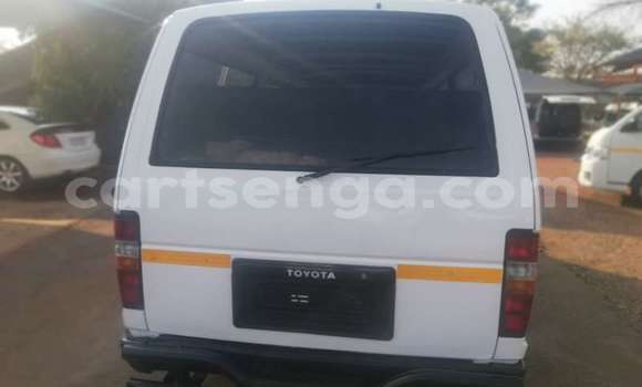 Nunua Ilio tumika Toyota Venza White Gari ndani ya Big Bend nchini Wilaya ya Lubombo Nunua Ilio tumika Toyota Venza White Gari ndani ya Big Bend nchini Wilaya ya Lubombo