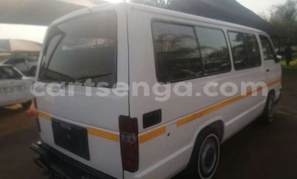 Nunua Ilio tumika Toyota Venza White Gari ndani ya Big Bend nchini Wilaya ya Lubombo Nunua Ilio tumika Toyota Venza White Gari ndani ya Big Bend nchini Wilaya ya Lubombo