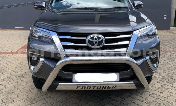 Buy Used Toyota Fortuner Beige Car in Hlatikulu in Shiselweni District Buy Used Toyota Fortuner Beige Car in Hlatikulu in Shiselweni District