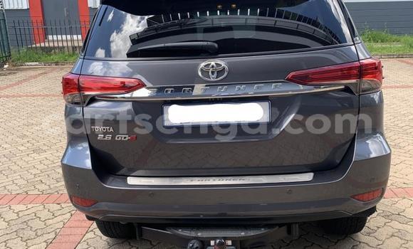 Nunua Ilio tumika Toyota Fortuner Beige Gari ndani ya Hlatikulu nchini Wilaya ya Shiselweni Nunua Ilio tumika Toyota Fortuner Beige Gari ndani ya Hlatikulu nchini Wilaya ya Shiselweni