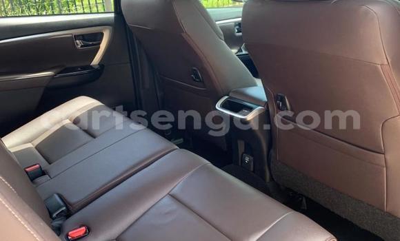 Nunua Ilio tumika Toyota Fortuner Beige Gari ndani ya Hlatikulu nchini Wilaya ya Shiselweni Nunua Ilio tumika Toyota Fortuner Beige Gari ndani ya Hlatikulu nchini Wilaya ya Shiselweni