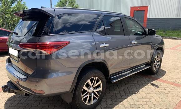 Nunua Ilio tumika Toyota Fortuner Beige Gari ndani ya Hlatikulu nchini Wilaya ya Shiselweni Nunua Ilio tumika Toyota Fortuner Beige Gari ndani ya Hlatikulu nchini Wilaya ya Shiselweni