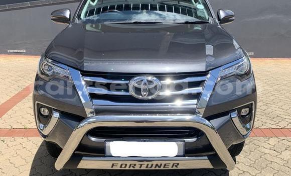 Nunua Ilio tumika Toyota Fortuner Beige Gari ndani ya Hlatikulu nchini Wilaya ya Shiselweni Nunua Ilio tumika Toyota Fortuner Beige Gari ndani ya Hlatikulu nchini Wilaya ya Shiselweni