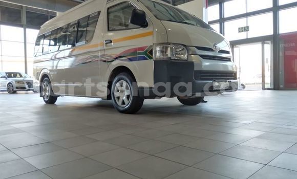 Acheter Occasion Voiture Toyota Hiace Blanc à Ezulwini, Hhohho Acheter Occasion Voiture Toyota Hiace Blanc à Ezulwini, Hhohho