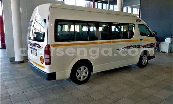 Acheter Occasion Voiture Toyota Hiace Blanc à Ezulwini, Hhohho Acheter Occasion Voiture Toyota Hiace Blanc à Ezulwini, Hhohho